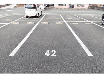 イロハ(IROHA)/駐車場42も停めれます。