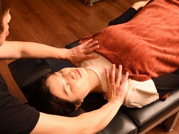エメサロン いけだ筋整復所(aimer Salon)の写真/【矢田駅徒歩3分】慢性的な首・肩こり頭痛などのお悩みを改善!スマホやデスクワ-クによる眼精疲労の方にも!