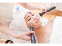 クリニカルエステ イーズ ミーナ京都店/フェイスビートダンス