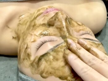 クレドペール(Eclat de Perles)の写真/黒ずみ・開き毛穴・ザラ付きやテカリに◎お肌の悩みを徹底改善し艶のあるお肌へ☆