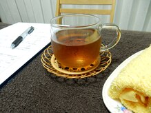 癒しのサロン/冷たいおしぼりと冷たい麦茶