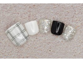 6000円　フットネイル