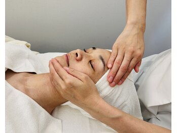 ポーラ ザ ビューティー イオンモール高崎店(POLA THE BEAUTY)/フェイスラインを引き上げる手技