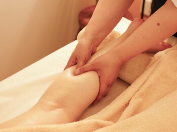 アロマルーム橙 plusの写真/年末の忙しさや気温変化などによる疲れ/首肩や腰こりにお悩みの方/香りの効果で癒されながら改善◎