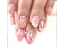 可愛い印象に「フレンチネイル」