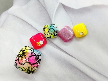 ネイルサロン シェル(Nail Salon SHELL)/夏のフット☆フラワーネイル