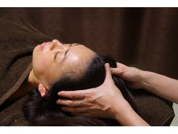 リヴィラージ鍼灸院(Reviraj鍼灸院)の写真/ガチガチの首・肩こりに！日本家屋の完全個室で自律神経を整え、極上のリラックスタイムを♪