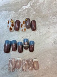 秋の落ち着いたネイルデザイン
