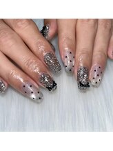 黒フラッシュネイル