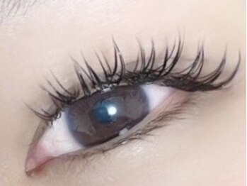 ルシエル(Le Ciel)の写真/【フラットラッシュ100本4500円】お手頃価格で通いやすさ◎大人ナチュラルな目元になりたい方におすすめ♪