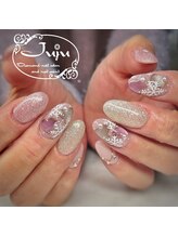 ジュジュ(Juju)/ハート雪の結晶のキラキラネイル