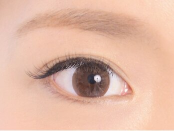 ラルナ ネイルアンドアイラッシュサロン(LA LUNA nail & eyelash salon)の写真/おしゃれ顔は眉毛が命！プロがトレンドを取り入れて、似合う眉毛をご提案♪同時施術で眉カラーリング2200円