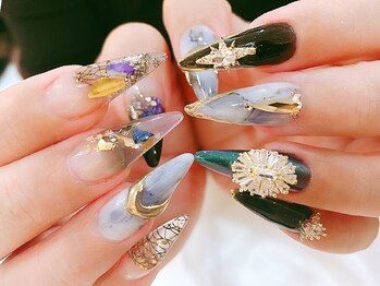 ネイルサロン ハナアオヤマ 梅田店(Nail Salon Hana Aoyama)の写真/梅田でスカルプといえばHanaAoyamaに決まり☆季節/流行に合わせたデザインを精鋭ネイリストが心躍る指先に!