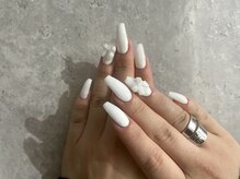 シウ(Siu)/88 白リボンネイル