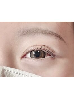 ナチュラル上品な目元にしたい