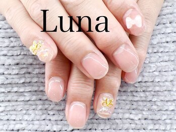 シンプルでも他と被らないネイル