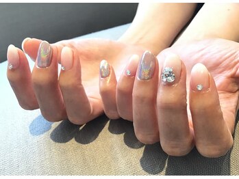 アイラッシュグラム(Eyelash glam)/白グラデとミラーネイル