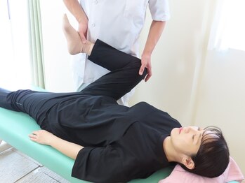 所沢西口連動整体院/股関節の調整・ストレッチ