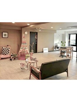 ゆったり空間で施術が受けられるサロン