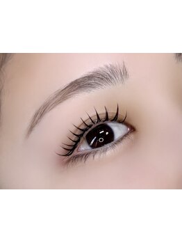 ナチュラル上品な目元にしたい