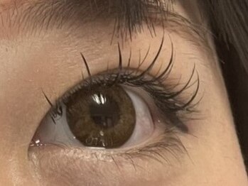 ハピフル 横浜菊名店(HAPPYFULL)の写真/LEDワンホン束感マツエクで目元美人に《自まつげを大切にした丁寧な施術》で綺麗なまつ毛をキープ◎