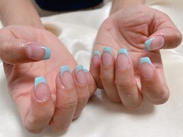 パステルブルーフレンチネイル