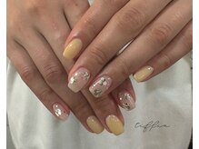 ネイルサロン ティフィン(tiffin)/～yellow×ホログラム～