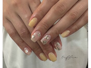 ネイルサロン ティフィン(tiffin)/～yellow×ホログラム～