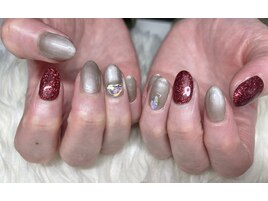 シンプルメタリックネイル