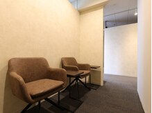 クサラ ハーン 堺筋本町店/◇ゆったりできる待合◇