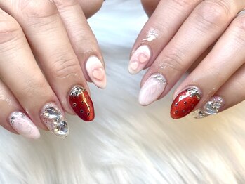 マシェリ(MA CHERIE)/大人いちごネイル