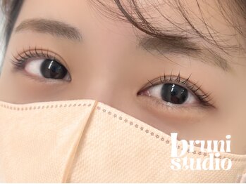 ブルーニスタジオ 表参道(bruni studio)/お目元のお悩み解決丸