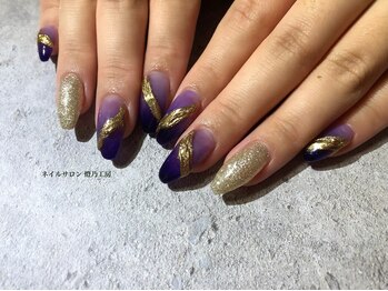 燈乃工房 三重鈴鹿本店(あかりのこうぼう)/ニュアンスネイル