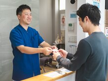 おざき鍼灸接骨院 高茶屋院/受付風景