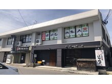 ほぐしの名人 青山店の雰囲気（駐車場は共有２０台！入口は建物の一番左です）