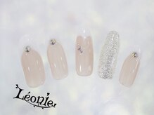 レオニー(Leonie)/ハートフレンチネイル