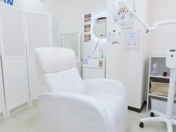 ホワイトニングショップ 池袋店/洗面台ありのホワイトニング