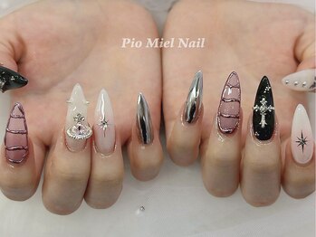 ピオミエルネイル 新宿(pio miel nail)/ミラーホワイト×ビジューパーツ