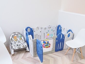 さくらメディネス整骨院 JR尼崎院の写真/【キッズスペースあり◎】産前産後のデリケートな身体も徹底サポート♪腰痛や骨盤の開きや歪みもお任せを！