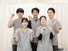 あい接骨院 梅田阪急三番街院の雰囲気（肩こり・腰痛を撃退！元気いっぱいのスタッフがお待ちしています）