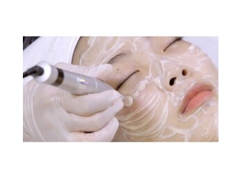 エマ(ema)/水光生美容液導入トリートメント