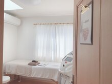 エイトルーム(8room)の雰囲気（【完全個室】自宅の2階の小さな部屋が当サロンです。）