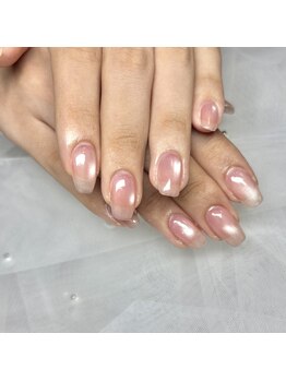 オルタナの写真/仕事中も気分が上がるシンプルで可愛いデザイン！オフィスネイルで輝く♪