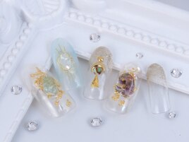 大人の透け感クリアネイル
