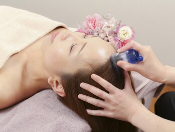 カーナ(CARNA)/カッピングでハーブを導入