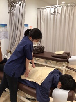 くまのみ整骨院 浦和コルソ院/骨盤の位置確認