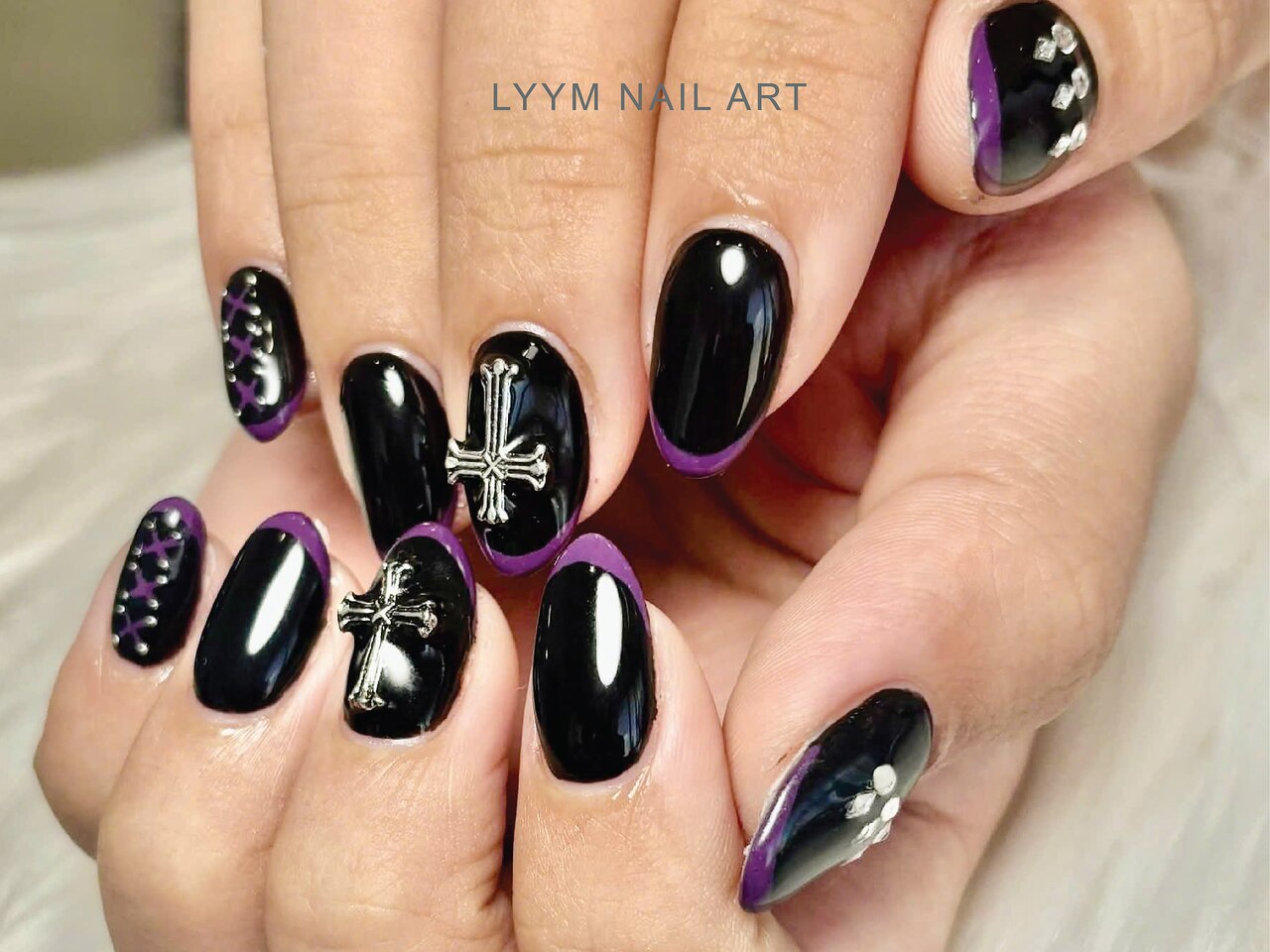 光るハロウィンブラックマグネットニュアンスネイル お化け かぼちゃ