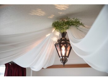 カレーズ 夙川店(Karez)/サロン内観1