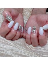 リッシュ トロワ(RICHE trois)/夏のホワイトネイル♪