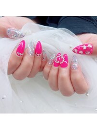ネオンピンク×ギャル盛りネイル